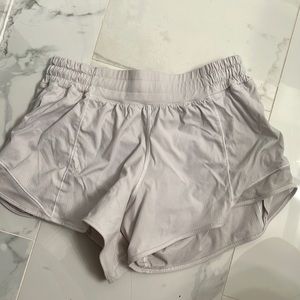 LULULEMON HOTTY HOTS IN WHITE